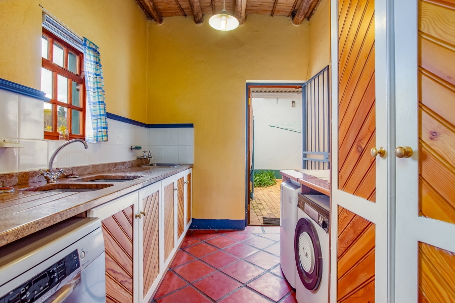 5 Bedroom Property for Sale in Uitsig Western Cape